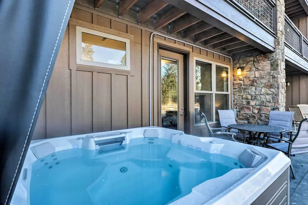 Mountain Escape w/ Hot Tub < 5 Mi to Winter Park!