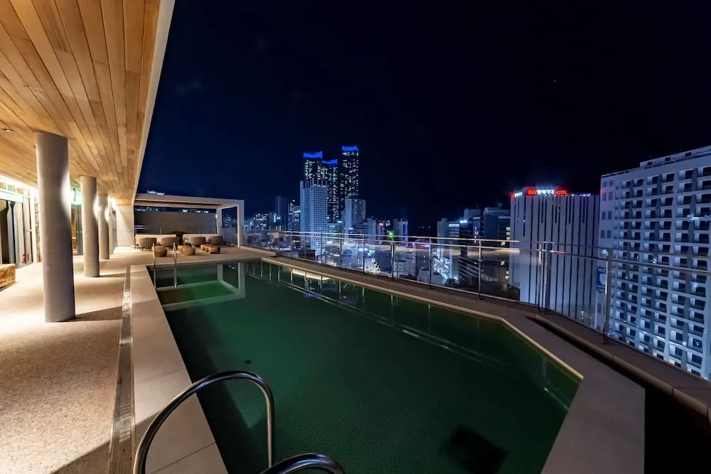 Hound Hotel Haeundae Signature