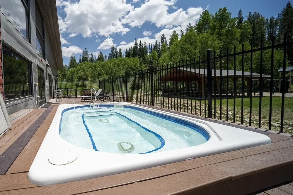 Hi Country Haus - 10-18... 2 Bedroom Condo by RedAwning