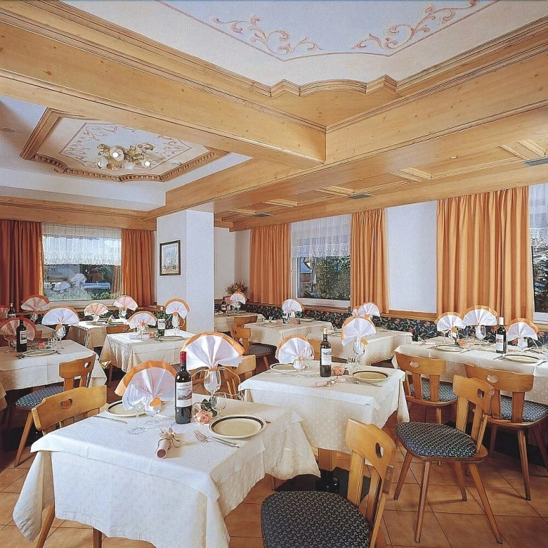 Hotel Zirmes