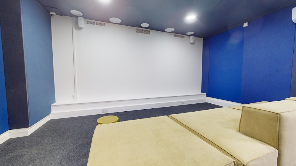 iQ Newland House in Nottingham