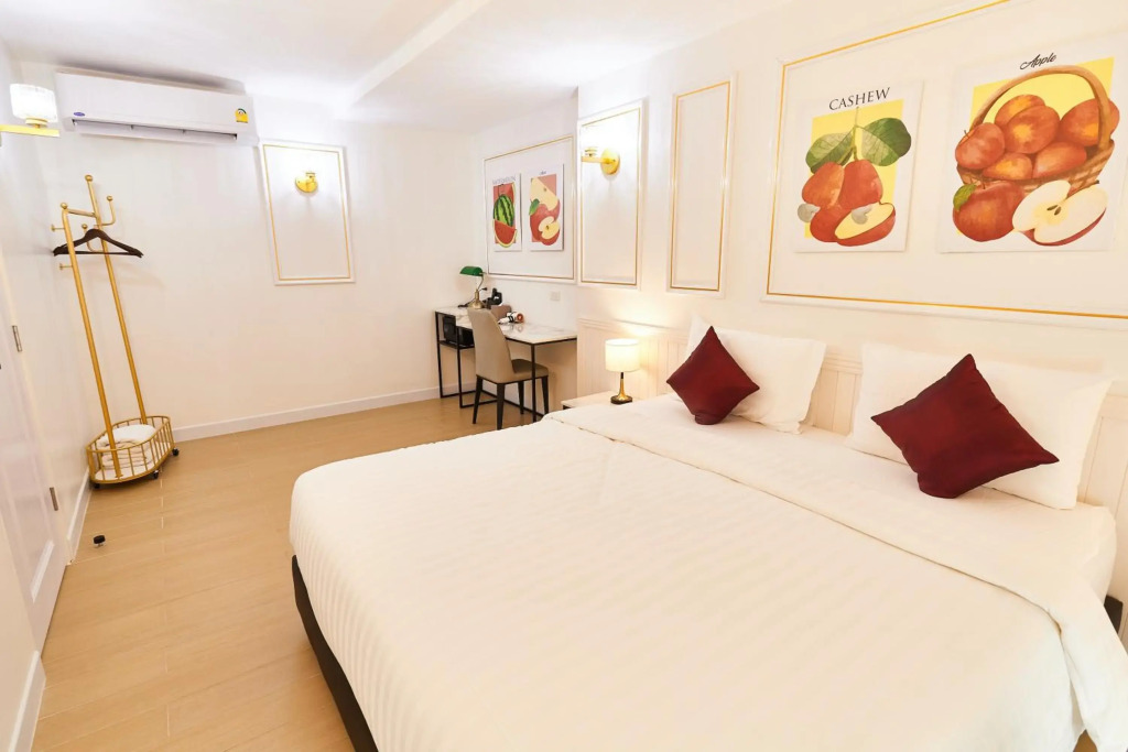 Rose Apple Hotel