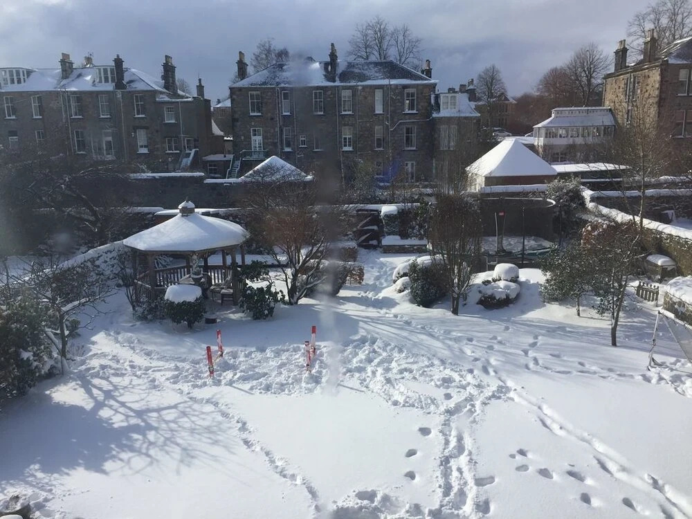 XV Albert Place