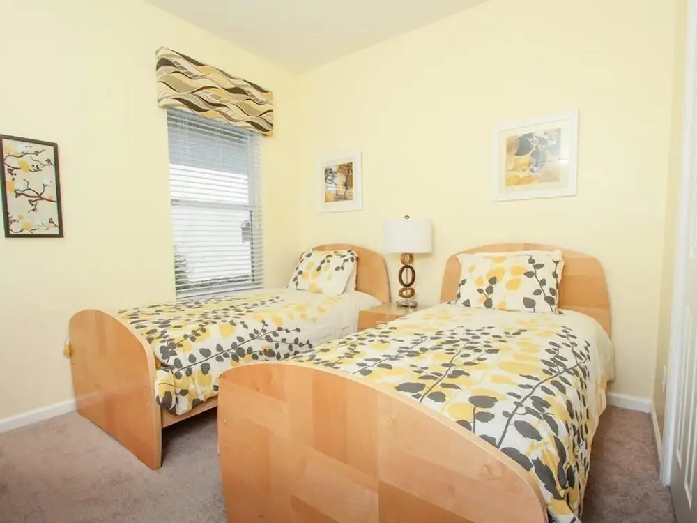 Lovely 4 Bedroom 4 Bath Pool Home in Kissimmee Resort