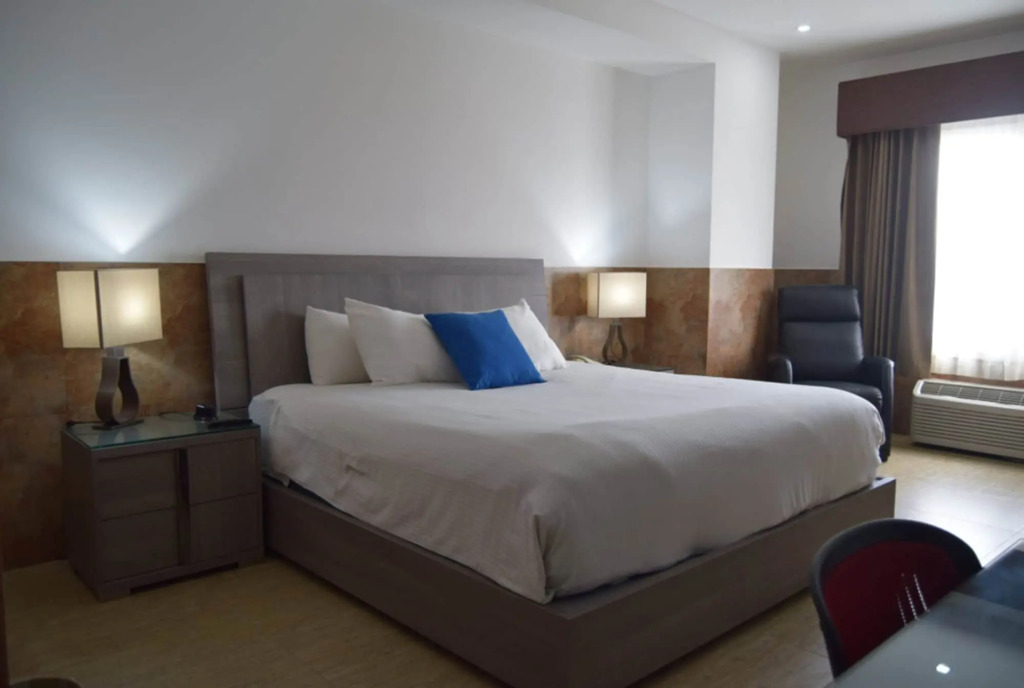 Beverly Hills: Hotel and Business