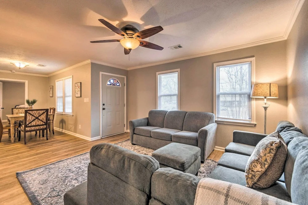 Vacation Rental Home ~ 15 Mi to Little Rock