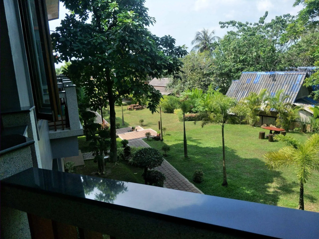 Lanta Intanin Resort - SHA Extra Plus