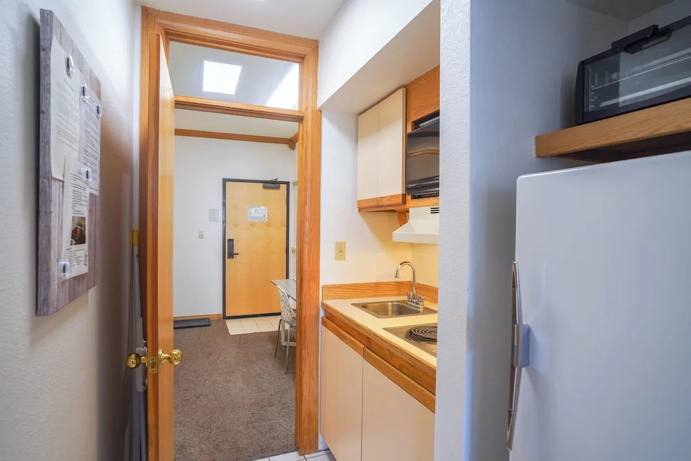 Cozy Brian Head Condo: Walk to Navajo Express Lift