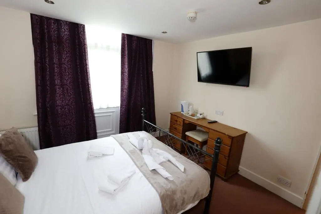 Aylesbray Lodge