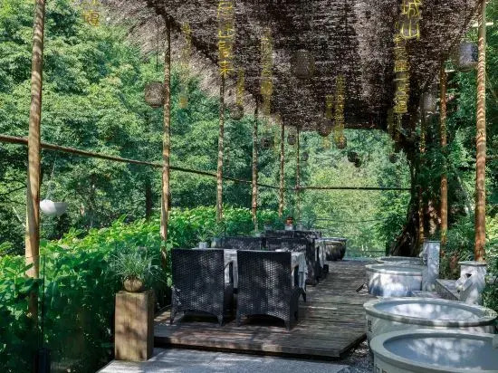 Mount Qingcheng Banshan Guishu Private Hot Spring Homestay
