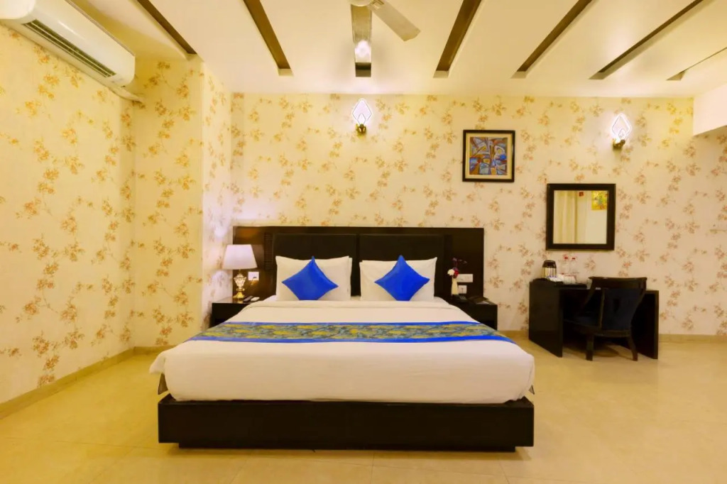 Hotel WHITE & BLUE Delhi Airport