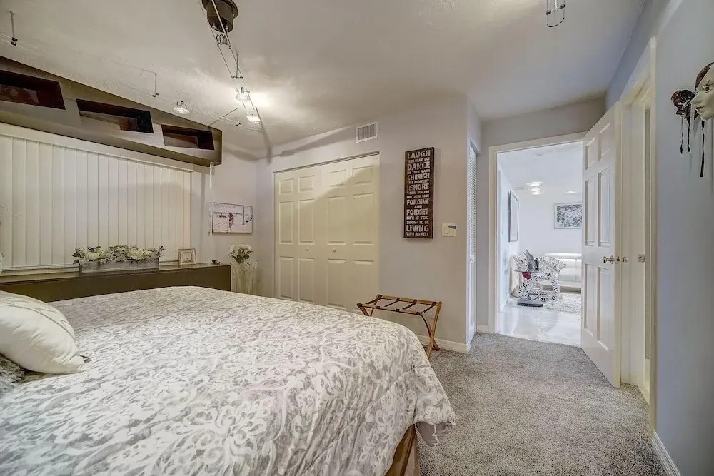 Sherwin Condominium 1801