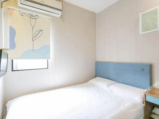 Yibai Liangpin Hotel (Shaoxing Keqiao Wanda Plaza)
