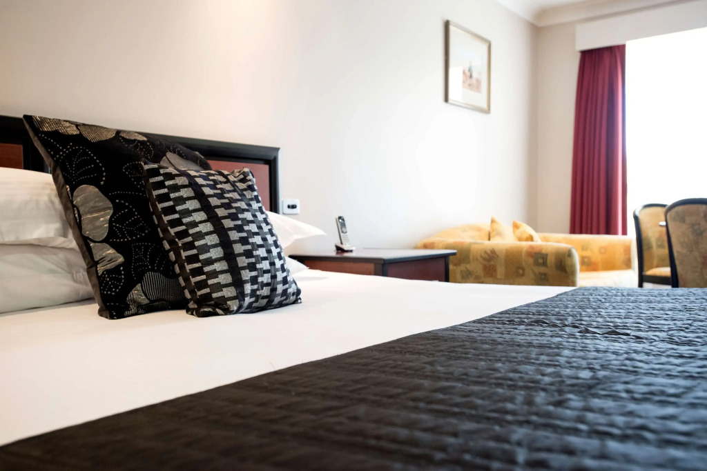 Best Western Plus All Settlers Motor Inn