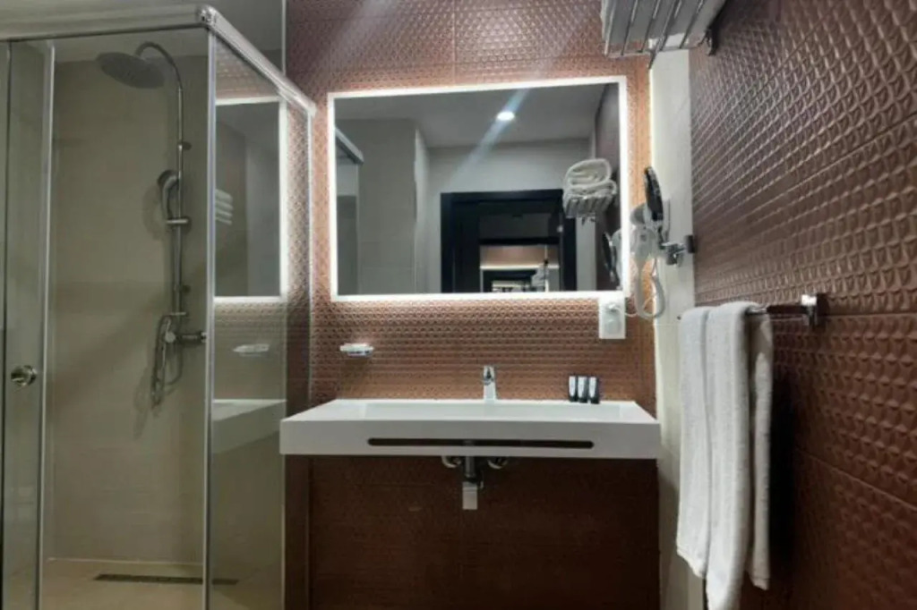 ONYX By Luna Hotel