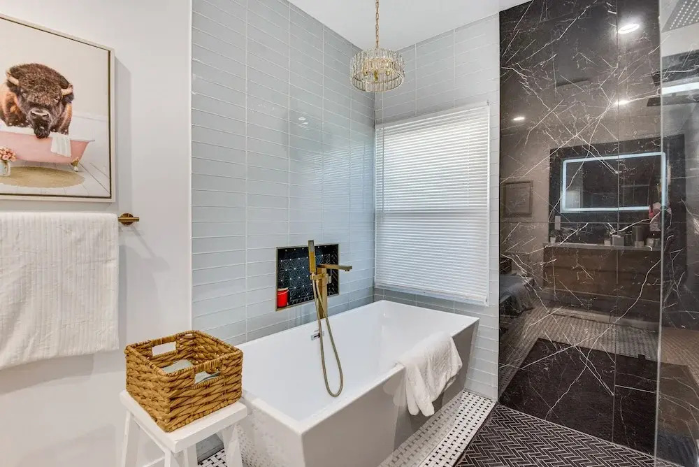 4 Mi to Sofi Stadium! 4BR Windsor Hills Retreat