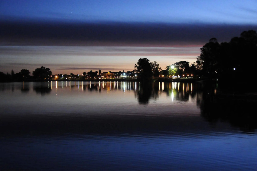 Renmark River Villas and Boats & Bedzzz