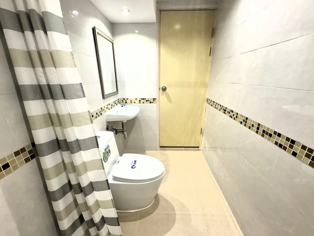 Stylish 1-bedroom Corner Condo Near Thepprasit Night Market -keha Condominium