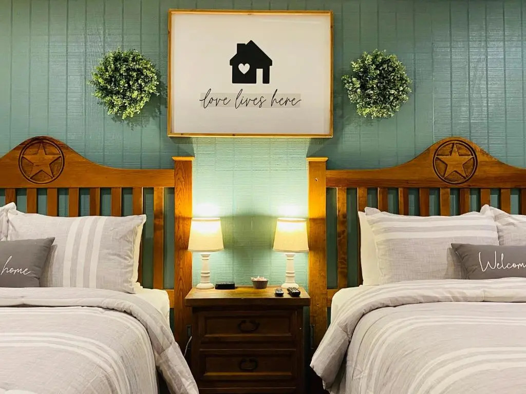 Deluxe Big Texan Multi Suite