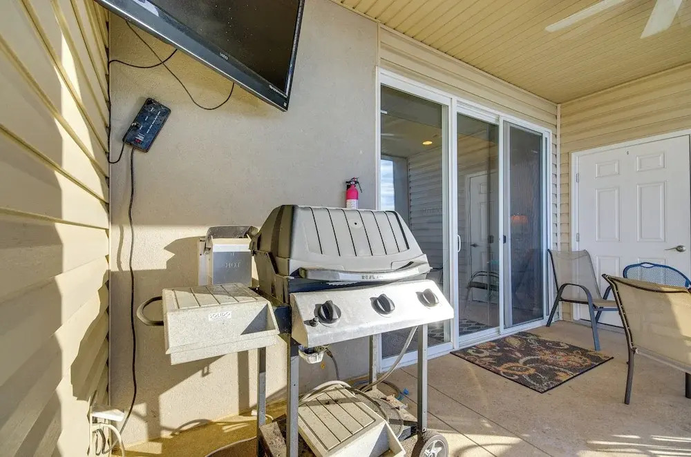 Waterfront Osage Beach Condo w/ Patio & Grill