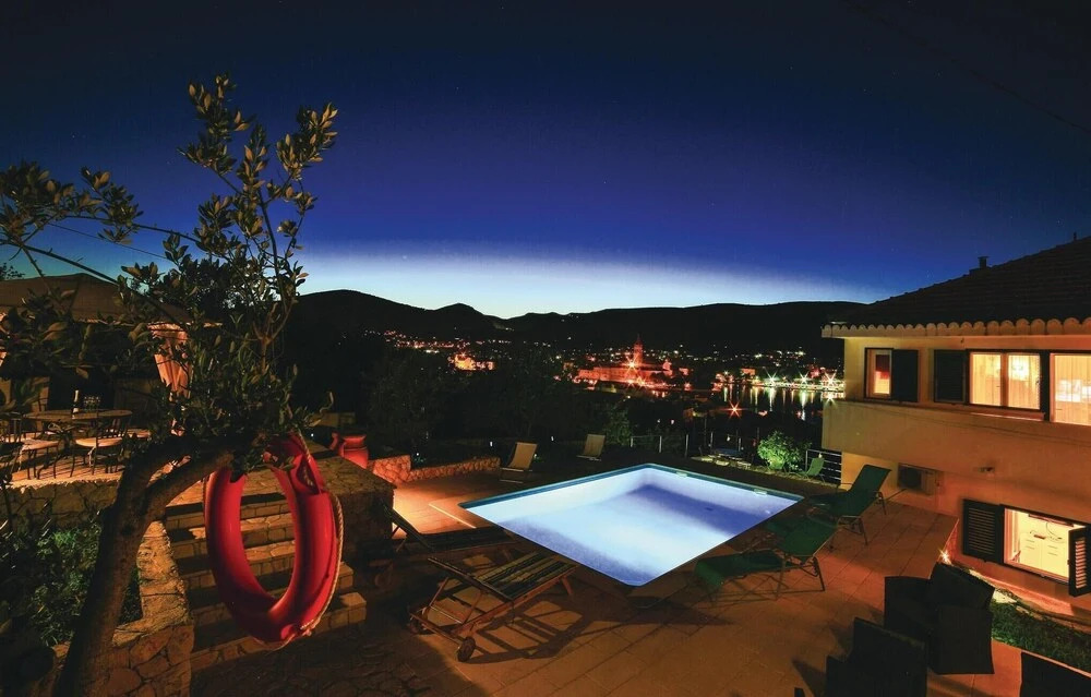 Beautiful Home in Trogir With Wifi and 2 Bedrooms