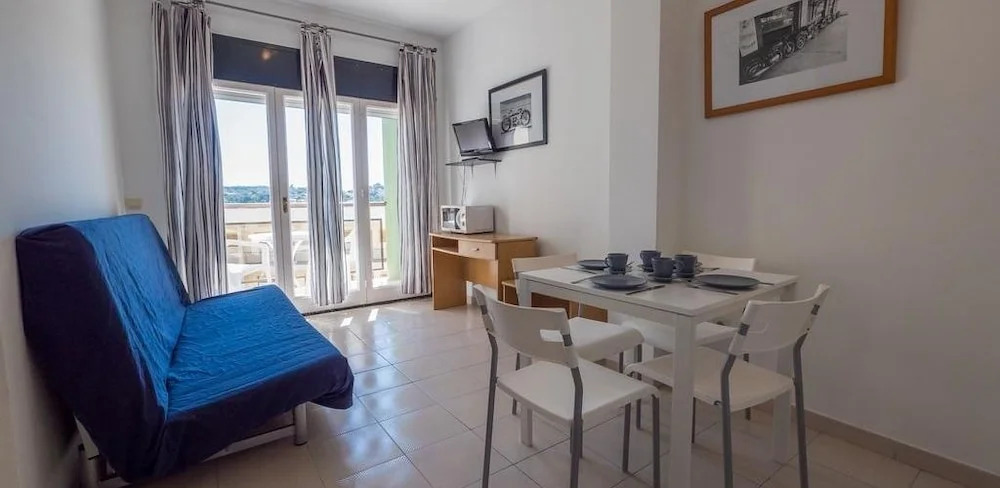 Apartamento climatizado cerca de Water World