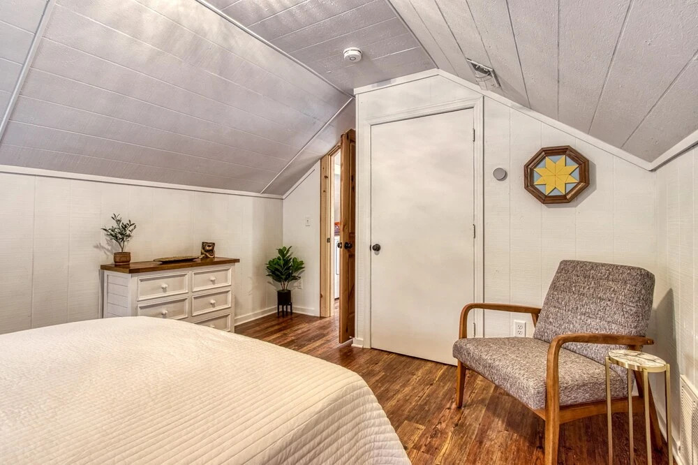Bear Creek Cabin 2 Bedroom Cabin by Redawning