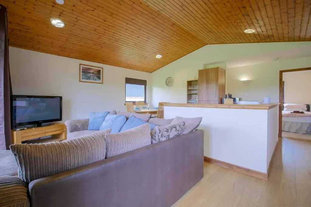 Glenview Chalet Park No 2