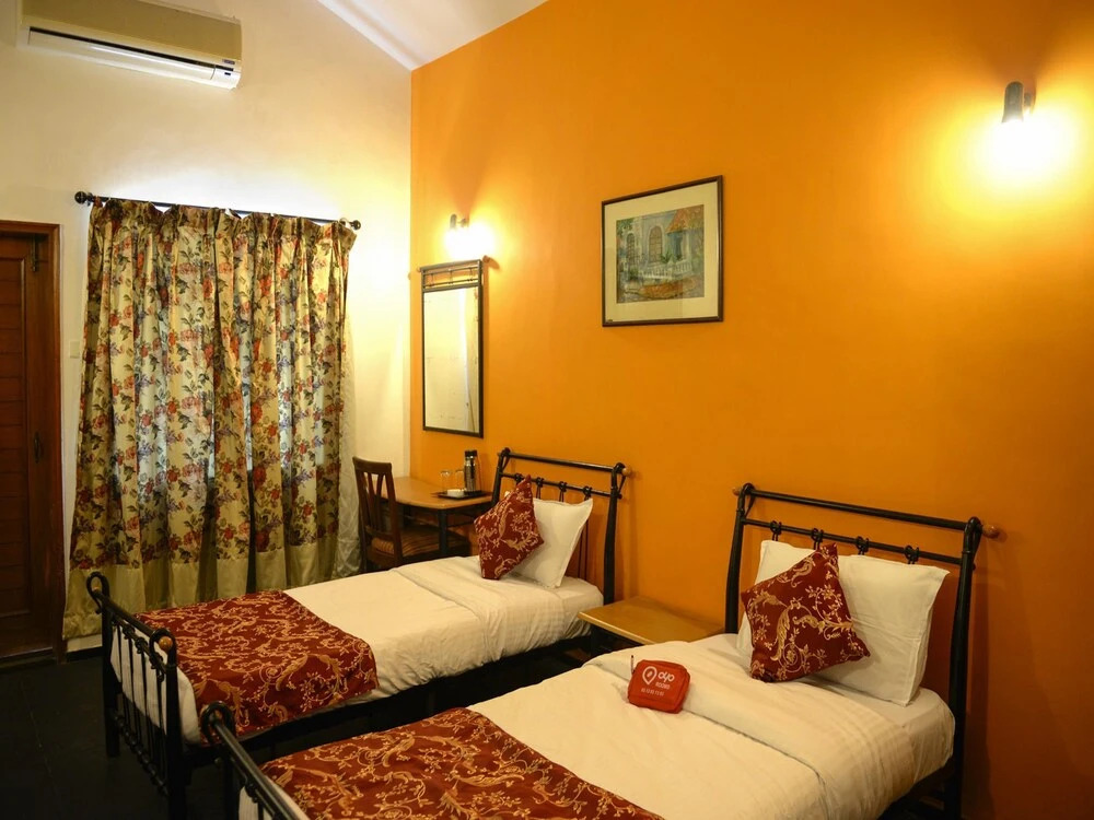 OYO 438 near Candolim Beach