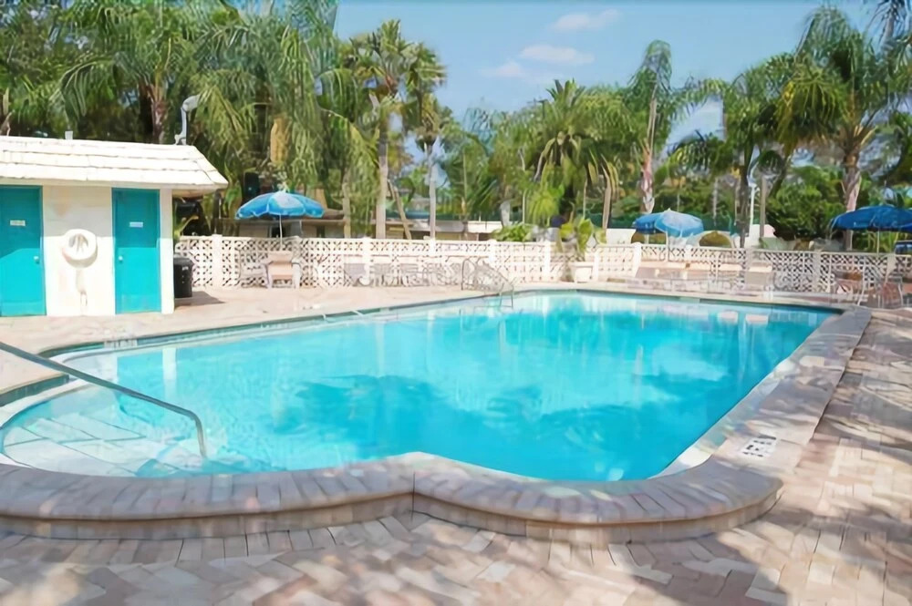 Siesta Beach House #106 1 Bedroom 1 Bathroom Condo