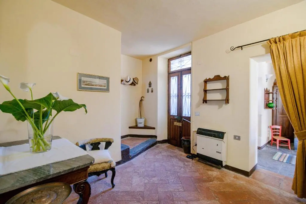 Charming House Bice - by MyHomeInComo