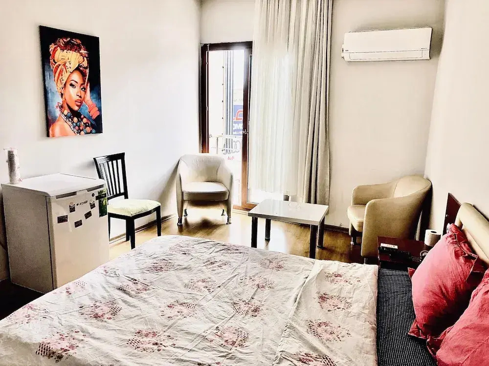 Otel Yaşar