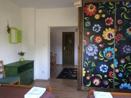 Dom Wypoczynkowy Karolina - pokoje i apartamenty