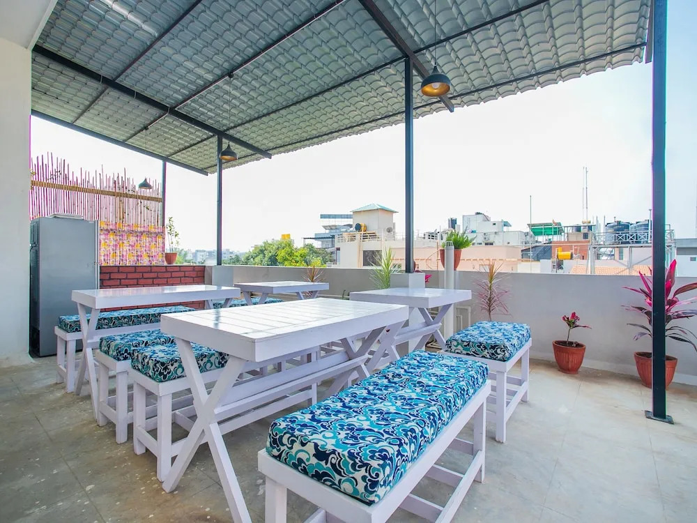 OYO 12962 Mafroosha Corporate Suites