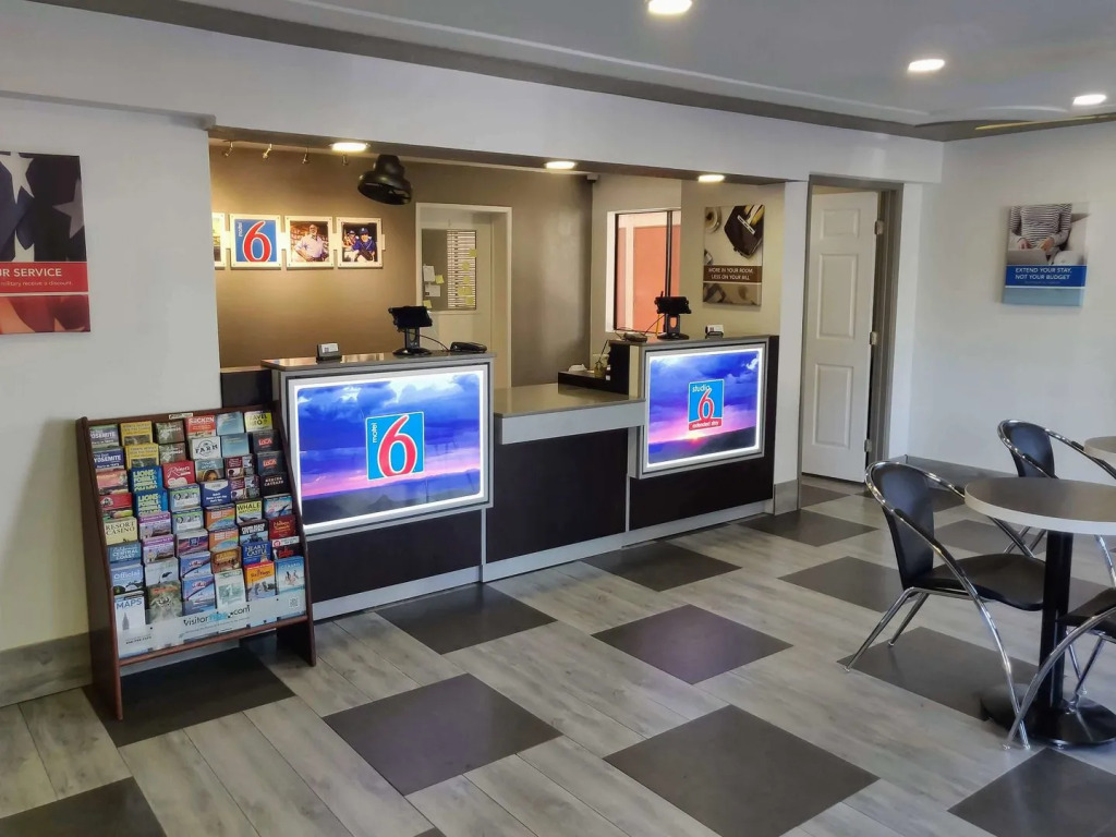 Motel 6-Fresno, CA - Yosemite Hwy