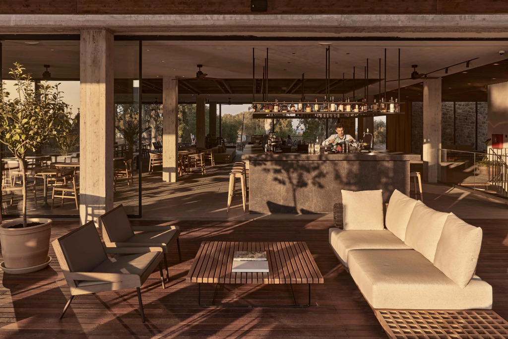 Theros All Suite Hotel