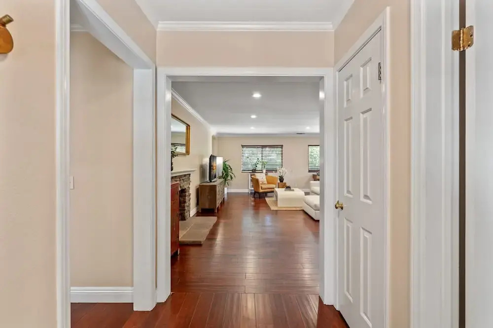Private Room With Shared Bathroom