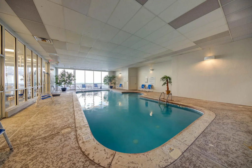 Enormous Corner Unit on White Sands in Orange Beach With Indoor Outdoor Pool
