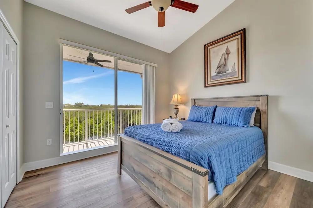 Mangrove View 2BR - Pool Hot Tub Gym Access