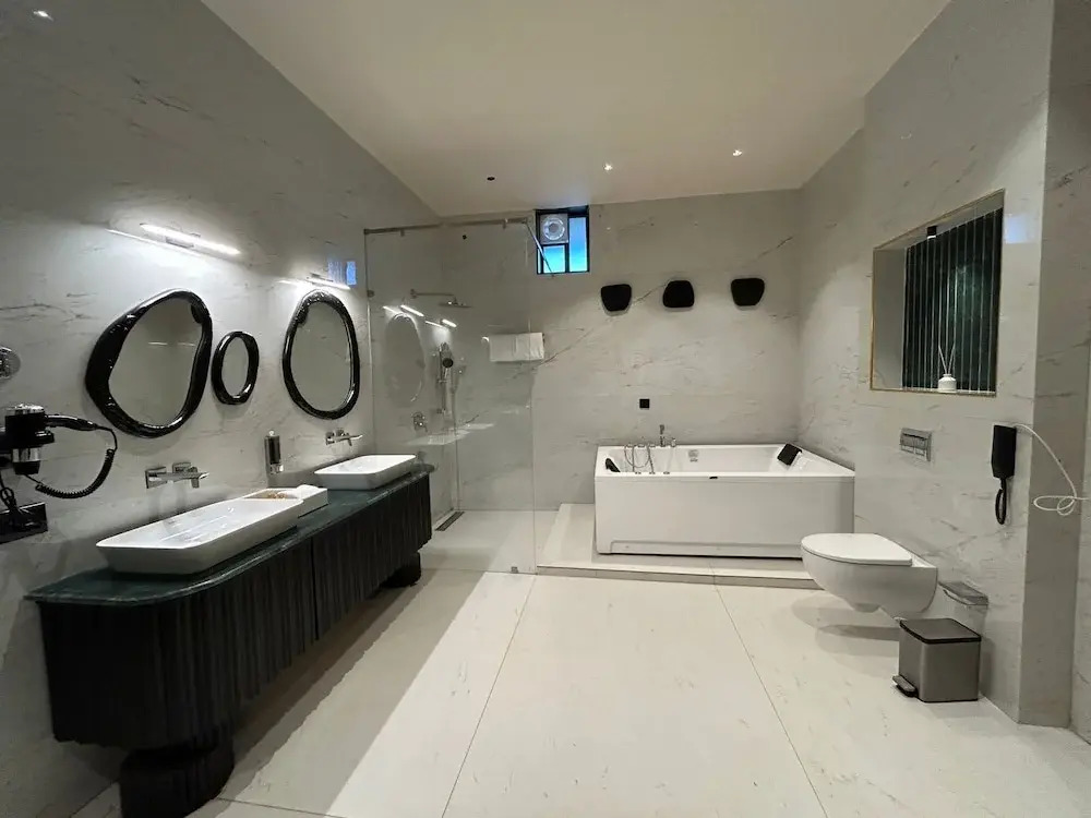 Omaya Suites