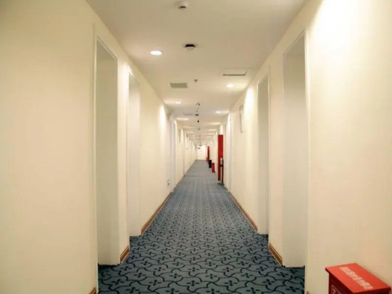 7 Days Inn Xian Hu Zhu Road Airport Shuttle Bus  Sation