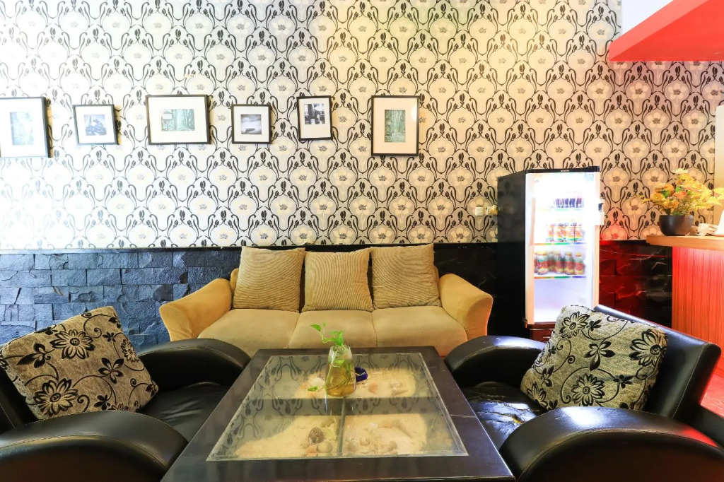 Labuana Homestay and Cafe Garden Makassar