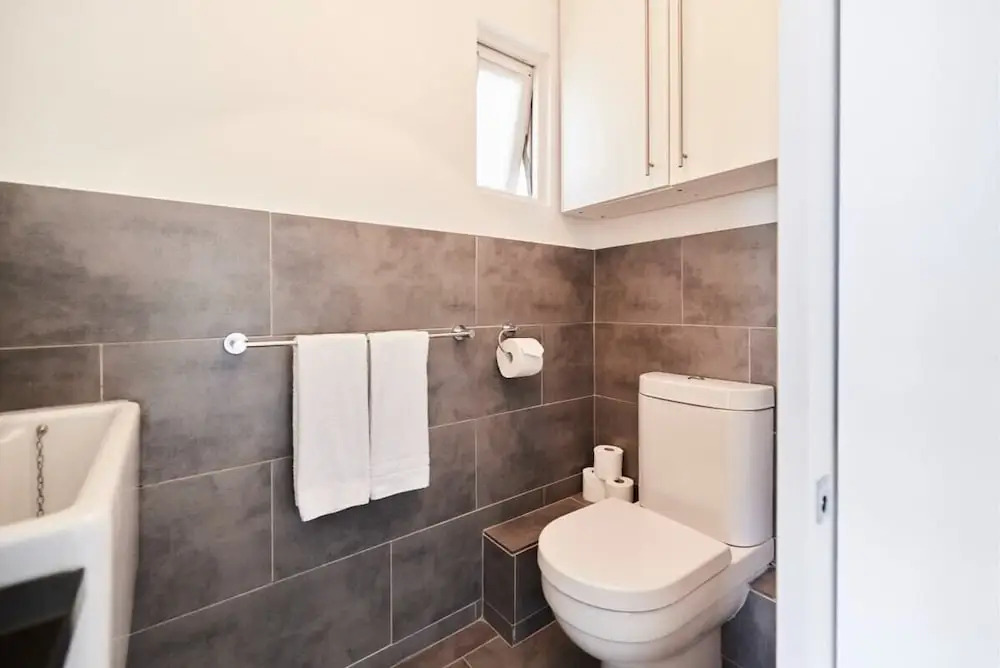 The Walterton Sanctuary - Bright 3bdr Flat