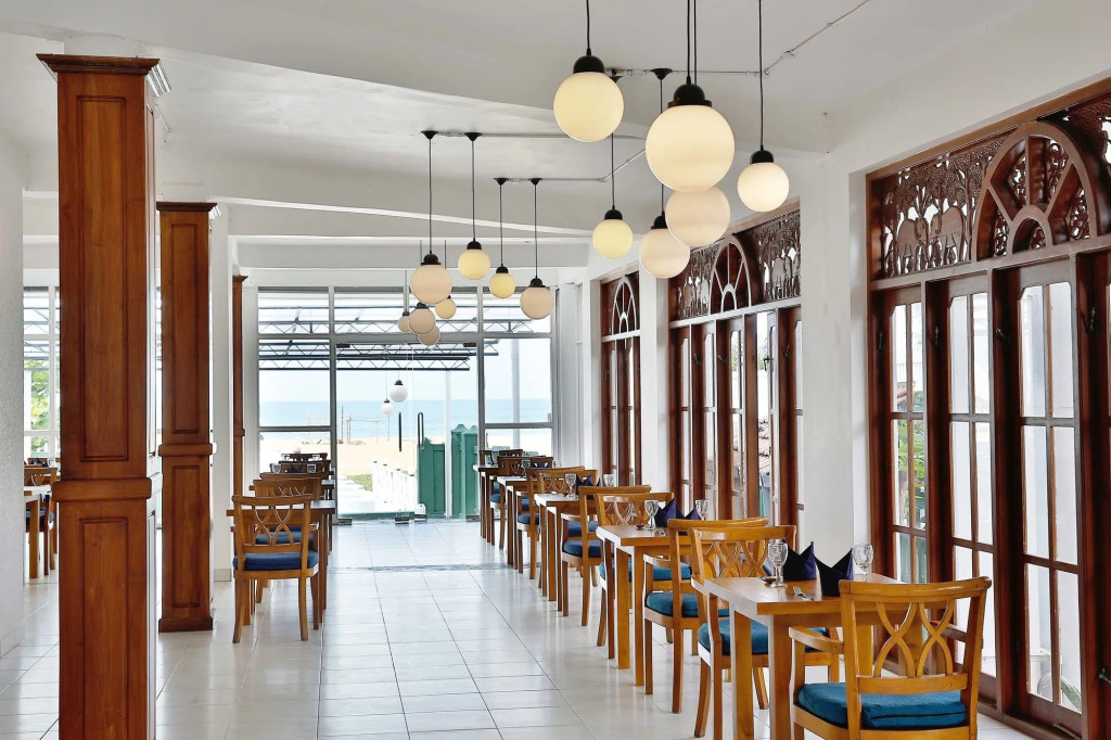 C Negombo