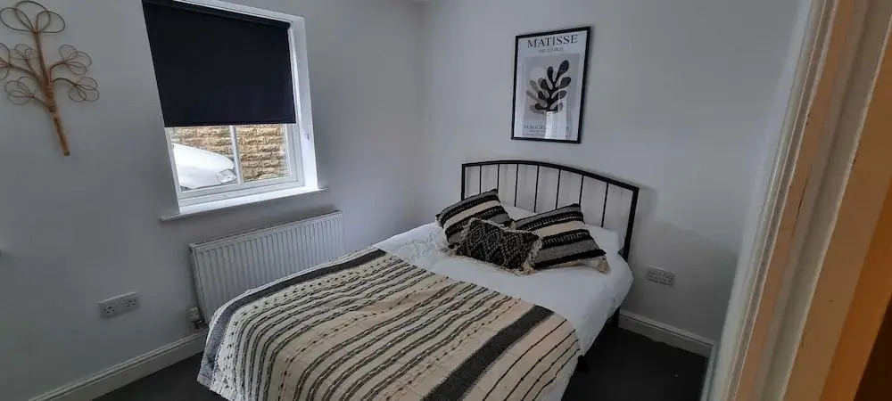 Lovely 2-BR Holiday Flat - Free Parking