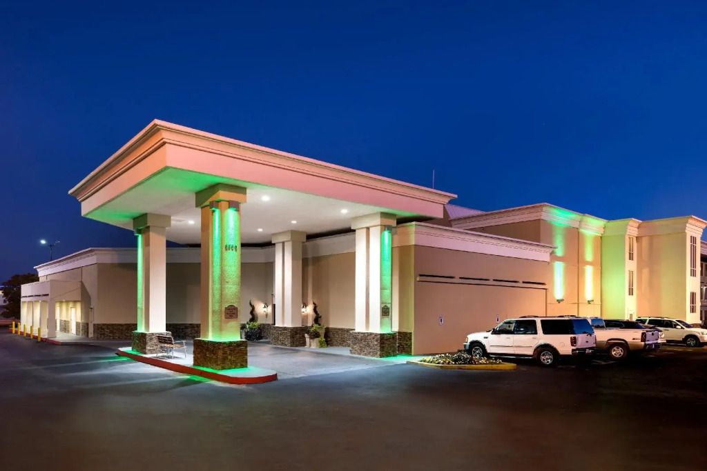 Holiday Inn Hotel & Suites Oklahoma City North by IHG