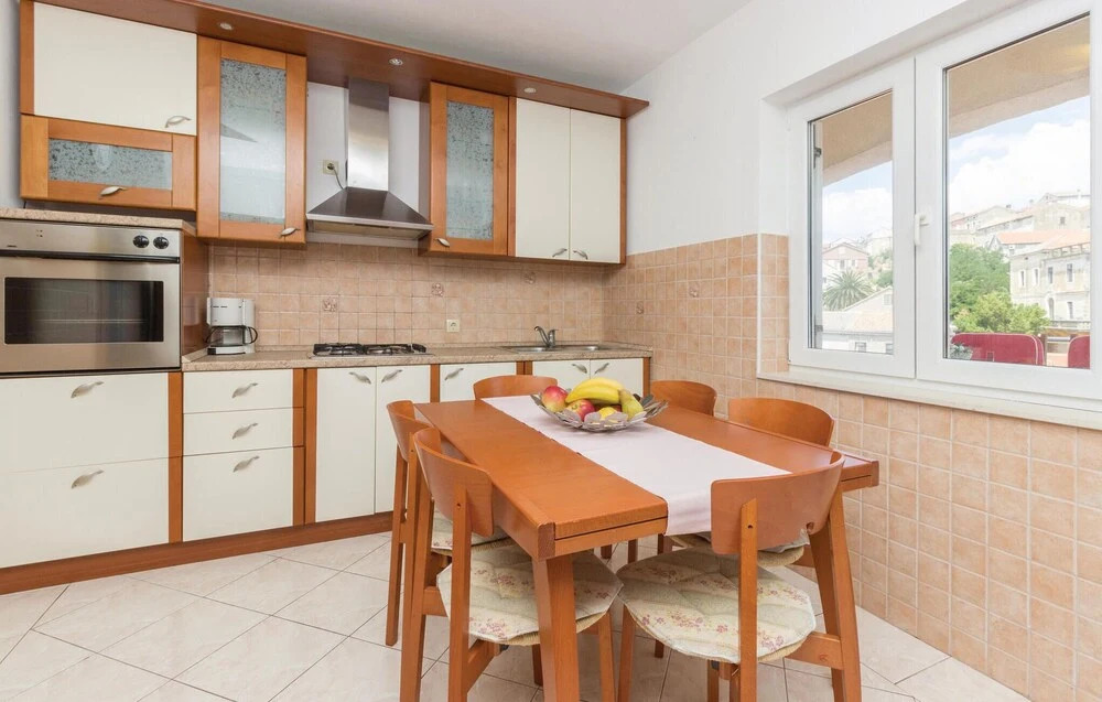 Apartment Komoseva I