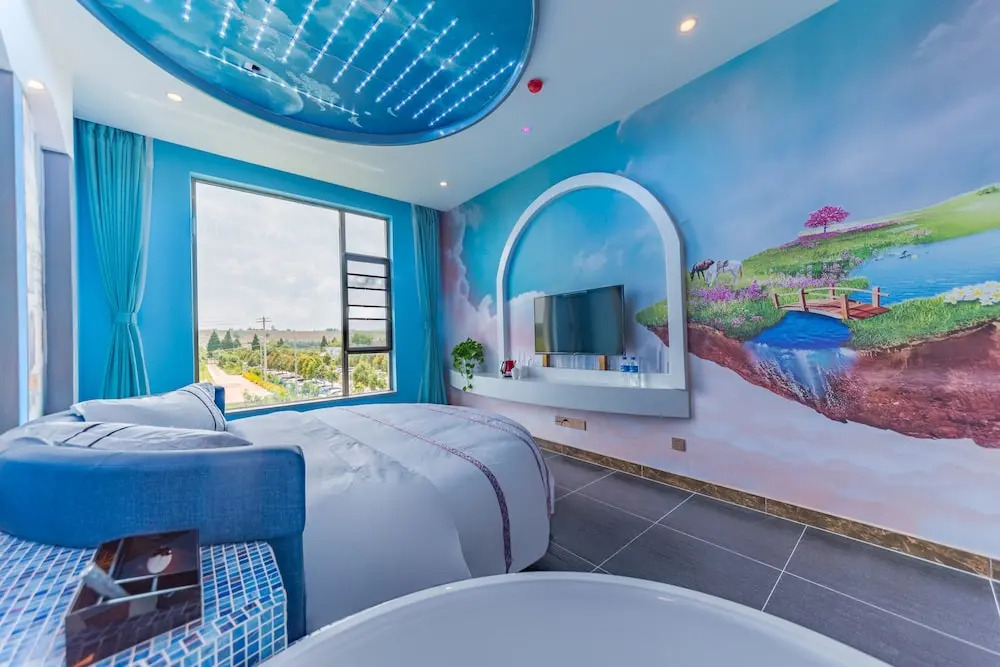 Love Home Theme Hotel Kunming Airport