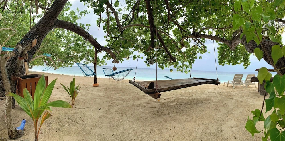 Dhamana Beach