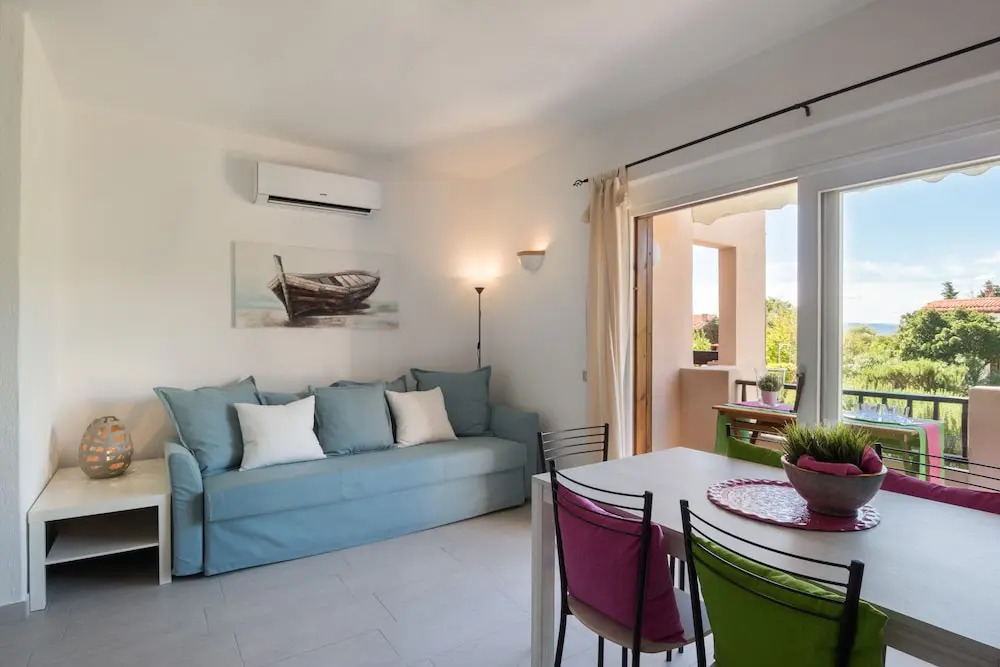 Cozy  Bougainville